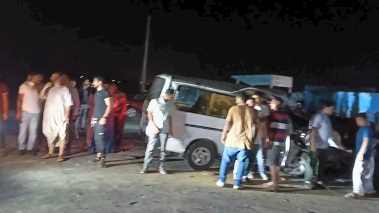بالأسماء.. ضحايا حادث تصادم سيارة أجرة بجرار في كفر الشيخ (صور) -صدى الخبر