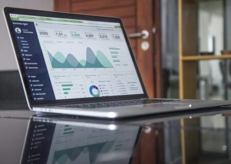 كيف تختار صورًا مرخصة لمقالات موقعك؟ شاشة تحليلات التسويق الرقمي