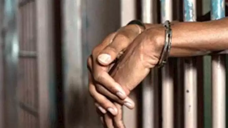 تجديد حبس عاطل شرع في قتل جاره بسبب لهو الأطفال 45 يومًا -صدى الخبر تجديد حبس عاطل شرع في قتل جاره بسبب لهو الأطفال 45 يومًا -صدى الخبر