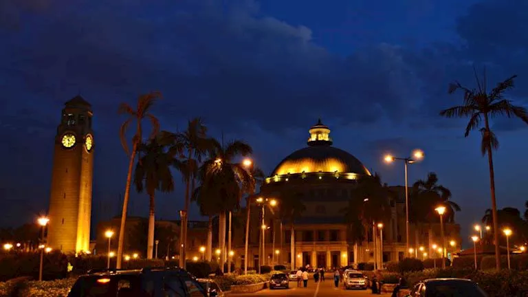 جدل حول قبول الطلاب الوافدين بالجامعات المصرية 2026 جدل حول قبول الطلاب الوافدين بالجامعات المصرية 2026