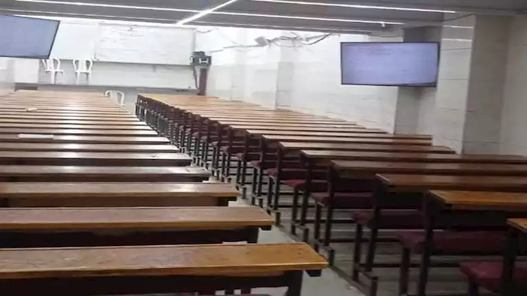 عضو الأعلى للثقافة: مواجهة السناتر تحتاج تنظيمًا لا ملاحقة عشوائية عضو الأعلى للثقافة: مواجهة السناتر تحتاج تنظيمًا لا ملاحقة عشوائية