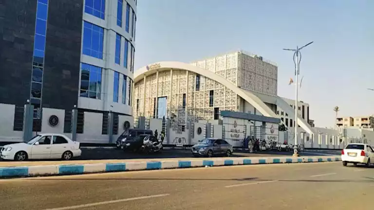 مشاجرة بالأيدي والعصي بمجمع السويس الطبي في السويس -صدى الخبر مشاجرة بالأيدي والعصي بمجمع السويس الطبي في السويس -صدى الخبر