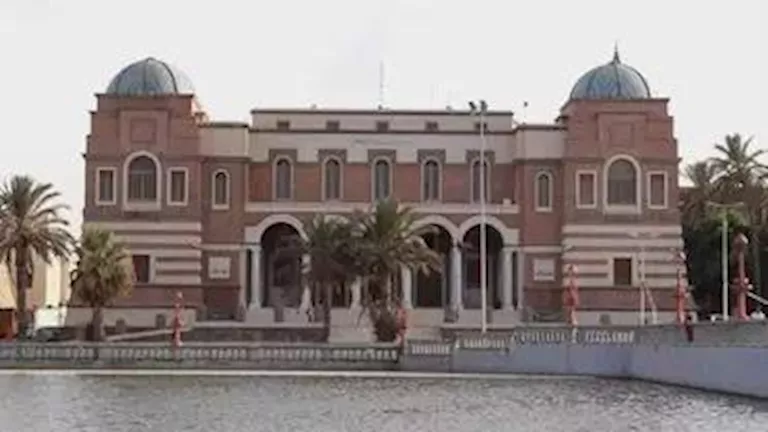 اقتحام مصرف ليبيا المركزي في طرابلس اقتحام مصرف ليبيا المركزي في طرابلس