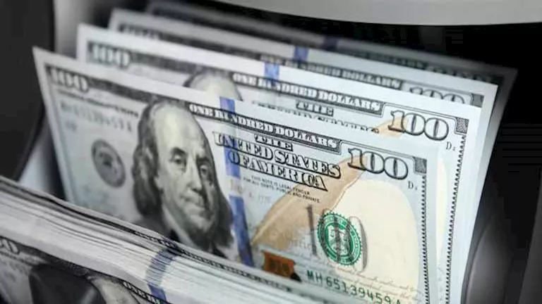 سعر الدولار ينخفض مقابل الجنيه في 3 بنوك مع بداية تعاملات 19-10-2026 سعر الدولار ينخفض مقابل الجنيه في 3 بنوك مع بداية تعاملات 19-10-2026