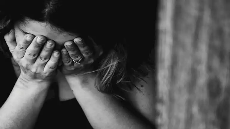 من محاولة اغتصاب لسرقة.. حكاية سائق استدرج راكبة وسرق هاتفها وذهبها -صدى الخبر من محاولة اغتصاب لسرقة.. حكاية سائق استدرج راكبة وسرق هاتفها وذهبها -صدى الخبر
