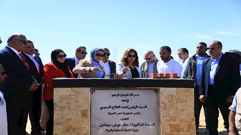وضع حجر أساس مجمع صناعات التمور بواحة الشوربجي وضع حجر أساس مجمع صناعات التمور بواحة الشوربجي