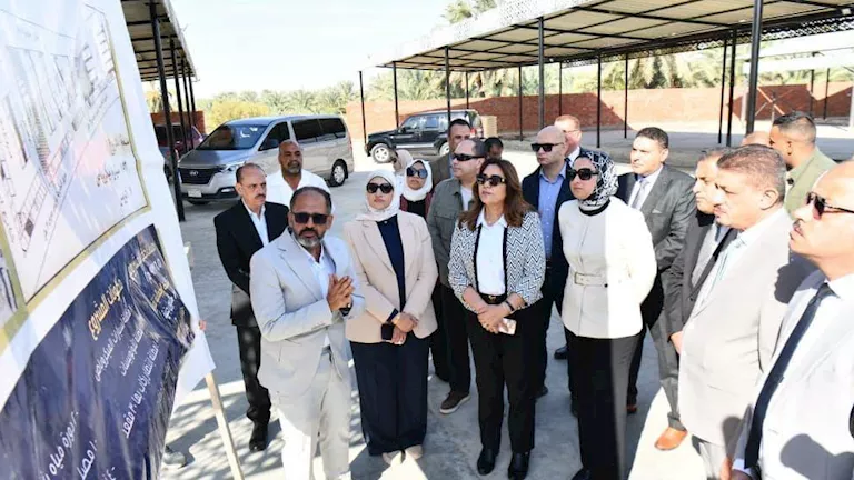 وزيرة التنمية المحلية تتفقد تطوير موقف الخارجة ورصف الأحياء (صور) -صدى الخبر وزيرة التنمية المحلية تتفقد تطوير موقف الخارجة ورصف الأحياء (صور) -صدى الخبر