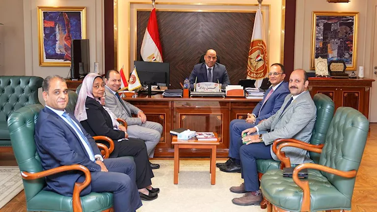 وزير العمل يبحث مع رئيس جامعة الجلالة ربط التعليم باحتياجات سوق العمل وزير العمل يبحث مع رئيس جامعة الجلالة ربط التعليم باحتياجات سوق العمل