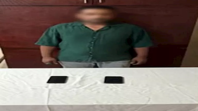 بسبب خلاف زوجي.. مواطن يتهم فرد شرطة بالاتجار في المخدرات والداخلية تك -صدى الخبر بسبب خلاف زوجي.. مواطن يتهم فرد شرطة بالاتجار في المخدرات والداخلية تك -صدى الخبر