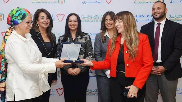 البنك الأهلي يوقع بروتوكول لتنفيذ مشروع “ملابس الكرامة” البنك الأهلي يوقع بروتوكول لتنفيذ مشروع "ملابس الكرامة"