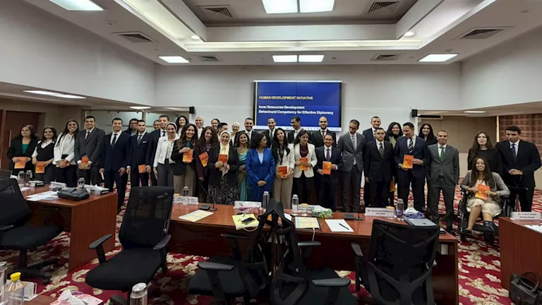 المكتب الثقافي المصري بنيودلهي يشارك في افتتاح دورة “دبلوماسيون شباب ي المكتب الثقافي المصري بنيودلهي يشارك في افتتاح دورة "دبلوماسيون شباب ي