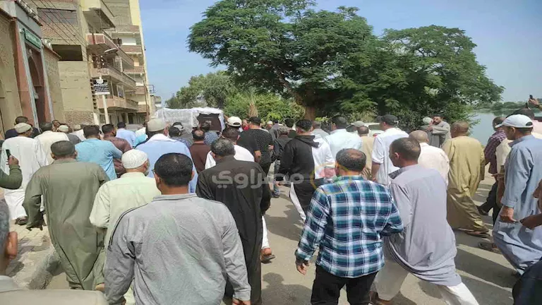 تشييع جثمان المضيفة عزة رمزي في البحيرة وسط زغاريد وأجواء مؤثرة -صدى الخبر تشييع جثمان المضيفة عزة رمزي في البحيرة وسط زغاريد وأجواء مؤثرة -صدى الخبر