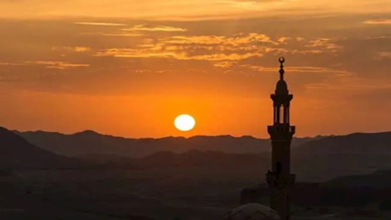 السلطات الليبية لسكان العاصمة طرابلس: “صلوا في بيوتكم”.. ماذا حدث؟ السلطات الليبية لسكان العاصمة طرابلس: "صلوا في بيوتكم".. ماذا حدث؟