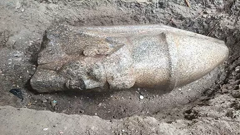 مفاجأة أثرية بالغربية.. الكشف عن تمثالين ضخمين لرمسيس الثاني مفاجأة أثرية بالغربية.. الكشف عن تمثالين ضخمين لرمسيس الثاني