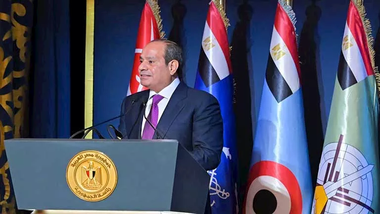 السيسي: من يسعى للحكم عليه إدراك مسؤولية الحفاظ على الدولة ومواردها السيسي: من يسعى للحكم عليه إدراك مسؤولية الحفاظ على الدولة ومواردها