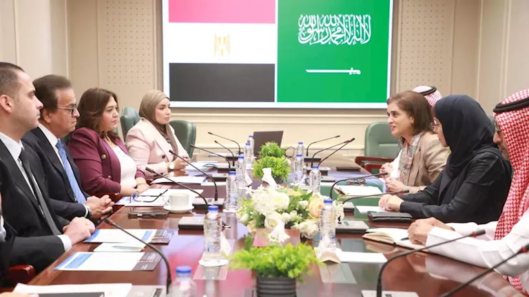 وزير الصحة يستقبل المرشحة السعودية لمنصب مدير عام الصحة العالمية وزير الصحة يستقبل المرشحة السعودية لمنصب مدير عام الصحة العالمية