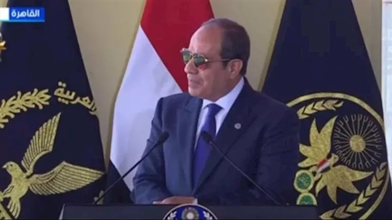 الرئيس السيسي: أمن مصر مسؤولية كل فتاة وسيدة مصرية الرئيس السيسي: أمن مصر مسؤولية كل فتاة وسيدة مصرية