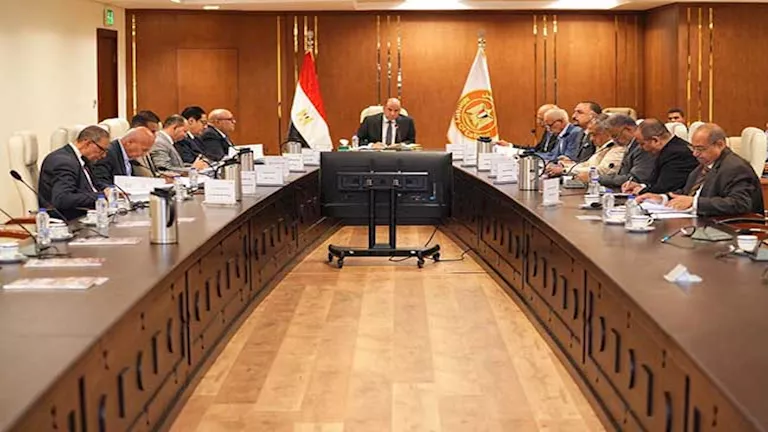 العمل تكشف حصيلة إعانات الطوارئ للعمال العمل تكشف حصيلة إعانات الطوارئ للعمال