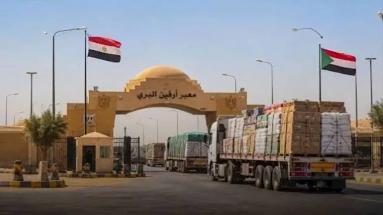 وقف عبور الشاحنات عبر ميناء قسطل إلى السودان وقف عبور الشاحنات عبر ميناء قسطل إلى السودان