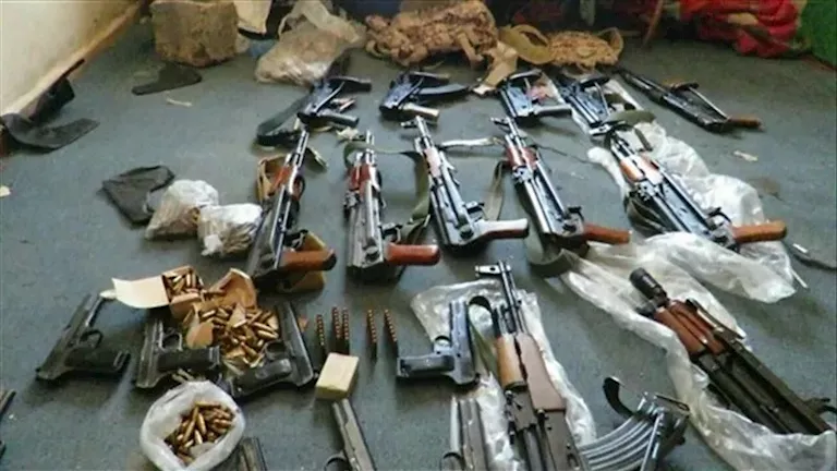 العثور على 52 قطعة سلاح آلي و1700 طلقة داخل 6 حقائب بقطار في قنا -صدى الخبر العثور على 52 قطعة سلاح آلي و1700 طلقة داخل 6 حقائب بقطار في قنا -صدى الخبر