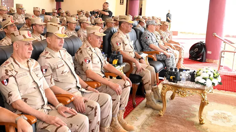 وزير الدفاع يشيد بجاهزية القوات المسلحة خلال تنفيذ مشروع تكتيكي وزير الدفاع يشيد بجاهزية القوات المسلحة خلال تنفيذ مشروع تكتيكي