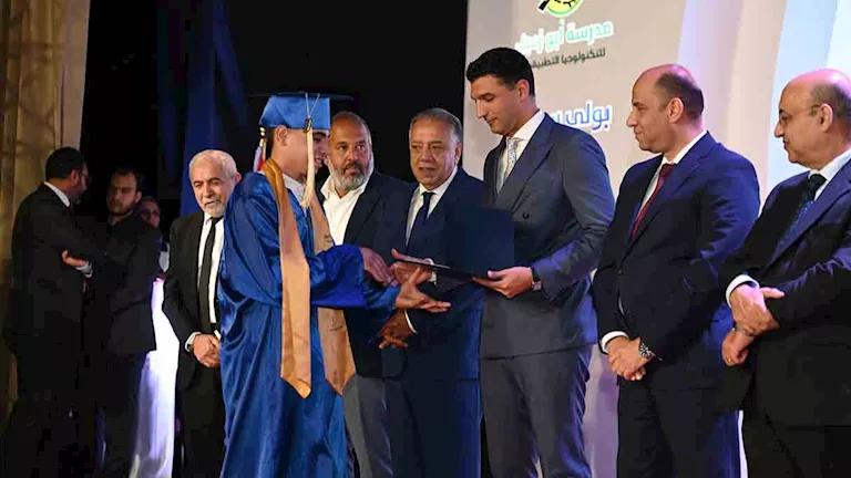 وزير الصناعة يشهد تخرج أول دفعة من مدرسة أبو زعبل للتكنولوجيا -صدى الخبر وزير الصناعة يشهد تخرج أول دفعة من مدرسة أبو زعبل للتكنولوجيا -صدى الخبر