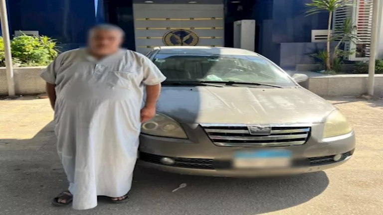 ضبط موظف سحل سيدة بسيارته بعد اصطدامه بها في 15 مايو -صدى الخبر ضبط موظف سحل سيدة بسيارته بعد اصطدامه بها في 15 مايو -صدى الخبر