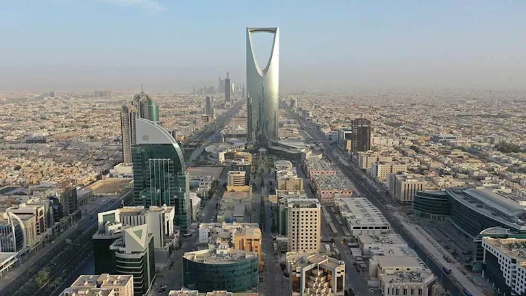 مركز المملكة بالرياض يُبلغ موظفي مكاتبه الإدارية بالعمل عن بُعد حتى إش مركز المملكة بالرياض يُبلغ موظفي مكاتبه الإدارية بالعمل عن بُعد حتى إش