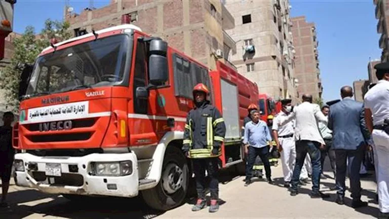إخماد حريق بغرفة حارس عقار في كرموز بالإسكندرية إخماد حريق بغرفة حارس عقار في كرموز بالإسكندرية