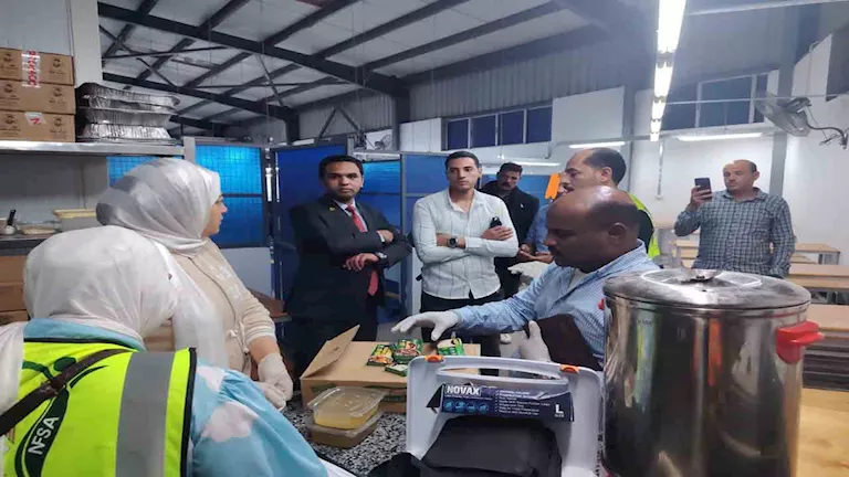 إغلاق مطبخ مصنع ملابس عقب إصابة 24 عاملًا بالتسمم في بورسعيد -صدى الخبر إغلاق مطبخ مصنع ملابس عقب إصابة 24 عاملًا بالتسمم في بورسعيد -صدى الخبر