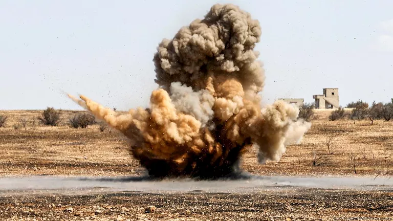 إصابة 20 شخصا بينهم حالات خطرة في انفجار ذخيرة شمالي إسرائيل إصابة 20 شخصا بينهم حالات خطرة في انفجار ذخيرة شمالي إسرائيل