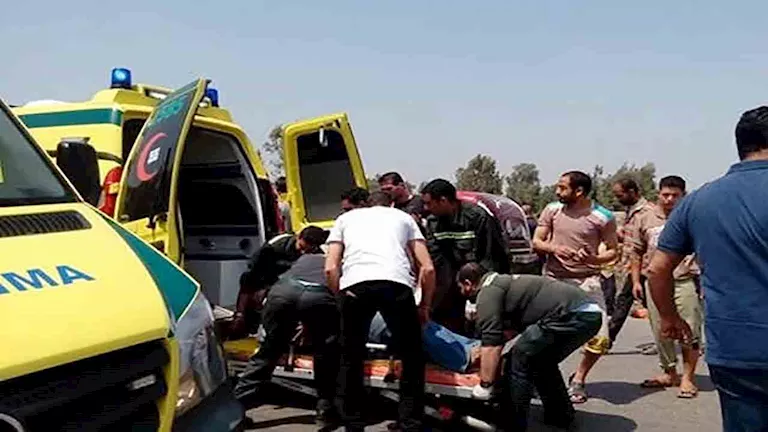 اللقطات الأولى من اصطدام أتوبيس بسيارة نقل بطريق أسيوط الغربي -صدى الخبر اللقطات الأولى من اصطدام أتوبيس بسيارة نقل بطريق أسيوط الغربي -صدى الخبر