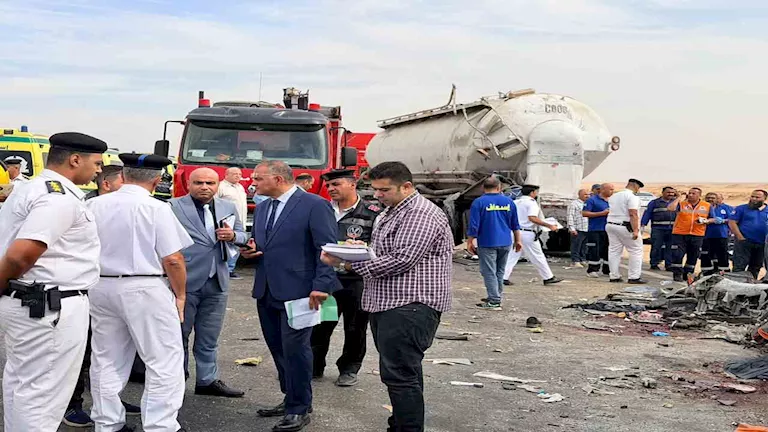 تصادم أتوبيس ونقل بطريق أسيوط الغربي.. 28 إسعاف لنقل الضحايا وتوجيهات تصادم أتوبيس ونقل بطريق أسيوط الغربي.. 28 إسعاف لنقل الضحايا وتوجيهات