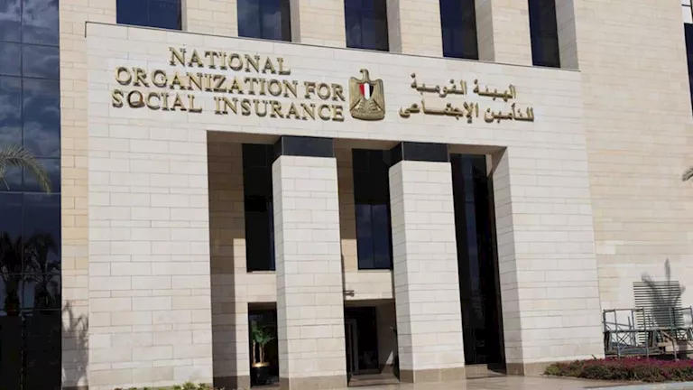 من 1755 إلى 2080 جنيهًا.. رئيس التأمينات يحدد موعد زيادة الحد الأدنى ل من 1755 إلى 2080 جنيهًا.. رئيس التأمينات يحدد موعد زيادة الحد الأدنى ل