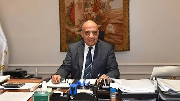 وزير الكهرباء يكشف نسب الفاقد في المنظومة بسبب التعديات وزير الكهرباء يكشف نسب الفاقد في المنظومة بسبب التعديات