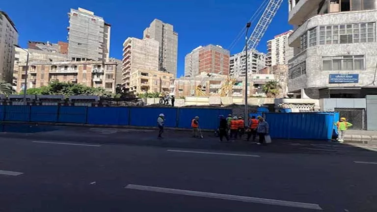 بسبب الأمطار.. كتل خرسانية تنزلق بموقع ترام الرمل والأنفاق تتحرك بسبب الأمطار.. كتل خرسانية تنزلق بموقع ترام الرمل والأنفاق تتحرك
