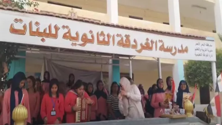 “عاش اللي قال”.. عاصفة إعجاب لطالبات مدرسة في ذكرى نصر أكتوبر "عاش اللي قال".. عاصفة إعجاب لطالبات مدرسة في ذكرى نصر أكتوبر