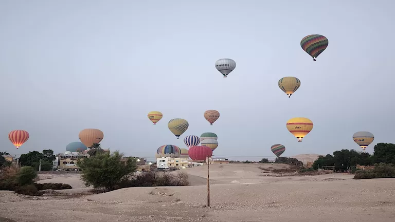 استئناف رحلات البالون الطائر في الأقصر بـ47 رحلة -صدى الخبر استئناف رحلات البالون الطائر في الأقصر بـ47 رحلة -صدى الخبر
