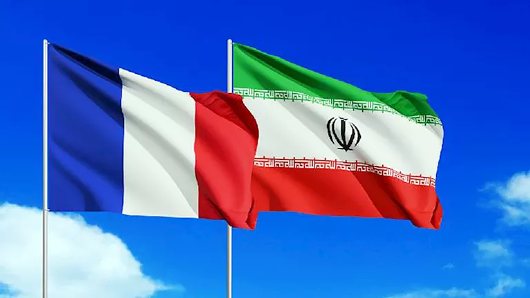 فرنسا تستدعي سفير إيران بعد استدعاء سفيرها في طهران فرنسا تستدعي سفير إيران بعد استدعاء سفيرها في طهران