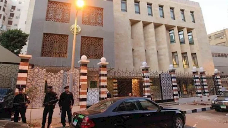 السفارة السورية بالقاهرة تحذف منشورًا وتستبدله بآخر بعد إثارة الجدل السفارة السورية بالقاهرة تحذف منشورًا وتستبدله بآخر بعد إثارة الجدل