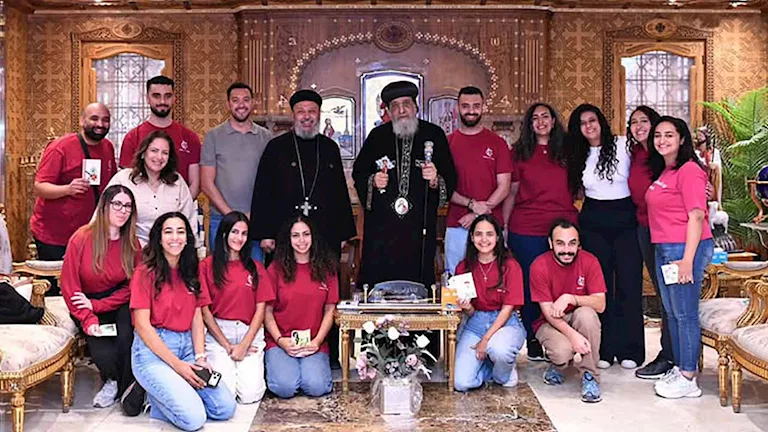 بعد خدمتهم بأسيوط.. البابا تواضروس يستقبل شباب كنائس الإمارات بعد خدمتهم بأسيوط.. البابا تواضروس يستقبل شباب كنائس الإمارات