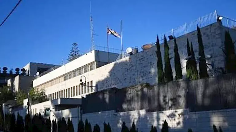 إسرائيل تُغلق القنصلية البريطانية في القدس إسرائيل تُغلق القنصلية البريطانية في القدس
