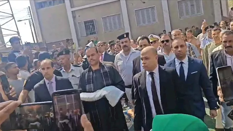 تقديم الكفن ينهي خصومة ثأرية بين عائلتين بالقوصية في أسيوط -صدى الخبر تقديم الكفن ينهي خصومة ثأرية بين عائلتين بالقوصية في أسيوط -صدى الخبر