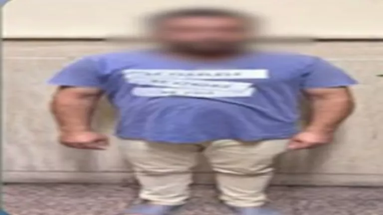 ضبط متهم ظهر في فيديو يرتكب فعلا خادشا للحياء داخل ميني باص بالمطربة -صدى الخبر ضبط متهم ظهر في فيديو يرتكب فعلا خادشا للحياء داخل ميني باص بالمطربة -صدى الخبر