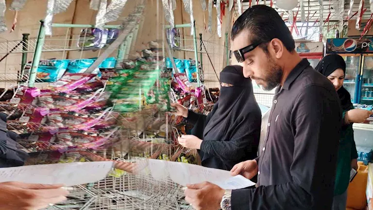 ضبط أغذية غير صالحة وغلق منشأتين إداريًا في حملة رقابية بالخارجة ضبط أغذية غير صالحة وغلق منشأتين إداريًا في حملة رقابية بالخارجة