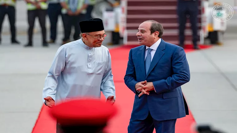ماذا دار بين السيسي ورئيس وزراء ماليزيا؟ ماذا دار بين السيسي ورئيس وزراء ماليزيا؟