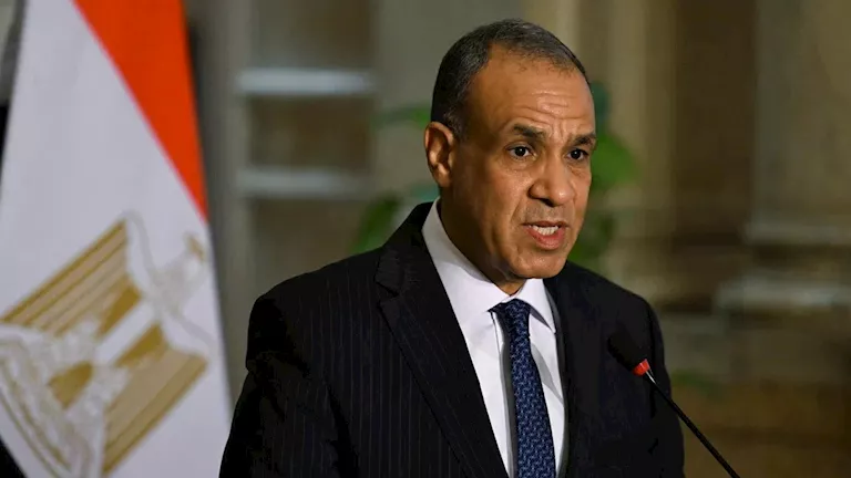 وزير الخارجية يبحث مع نظيره السعودي التطورات الإقليمية وزير الخارجية يبحث مع نظيره السعودي التطورات الإقليمية