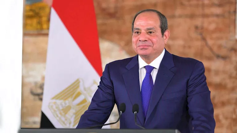 السيسي: أعباء الدعم والحماية الاجتماعية تريليون جنيه سنويًا السيسي: أعباء الدعم والحماية الاجتماعية تريليون جنيه سنويًا