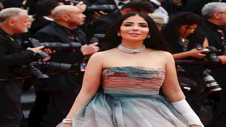 منى زكي: “قعدت أربع سنين في البيت قبل نيوتن” -صدى الخبر منى زكي: "قعدت أربع سنين في البيت قبل نيوتن" -صدى الخبر