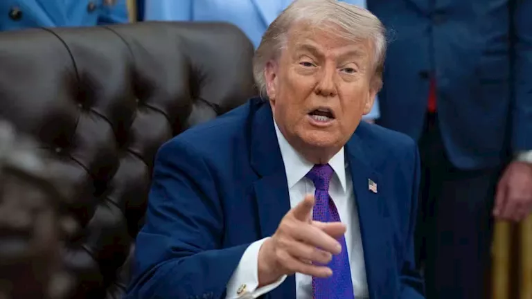 ترامب يهاجم الحوثيين ويتهم إيران بتحريضهم على السعودية ترامب يهاجم الحوثيين ويتهم إيران بتحريضهم على السعودية